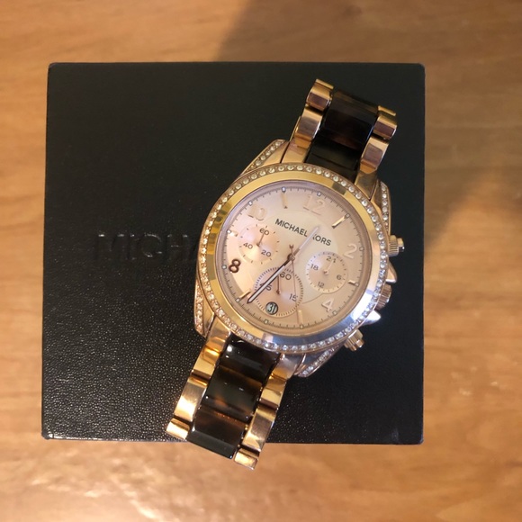 Michael Kors Tortoise and Rose Gold Watch - Picture 1 of 4